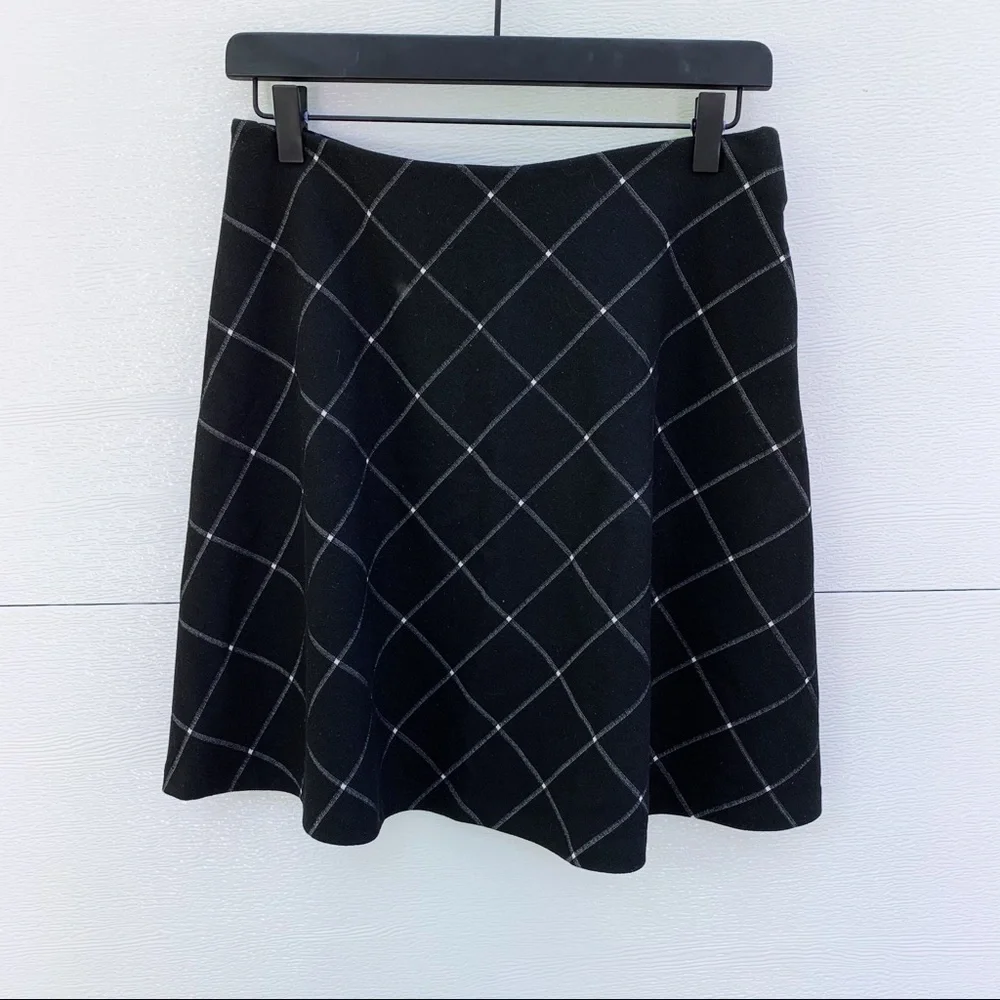 Loft Skirt - Picture 2 of 3